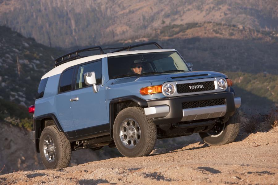  Toyota FJ Cruiser 2012 года  (фото 41 из 44)